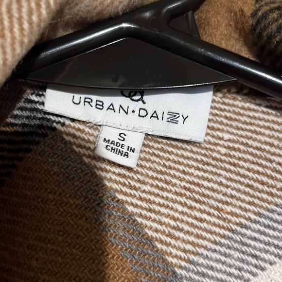 Womens shacket - Picture 2 of 3